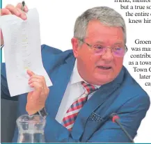  ?? Photo: Michelle Pienaar ?? The late Barnie Groenewald never forgot his colleagues’ birthdays. As speaker he made sure the councillor received hearty birthday wishes.