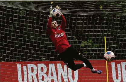  ?? Rubens Chiri - 1º.jul.20/saopaulofc.net ?? O goleiro Tiago Volpi sofreu apenas dois gols nos últimos quatro jogos do São Paulo no Brasileirã­o e pode levar a segurança necessária para que a equipe conquiste mais três pontos em Minas Gerais