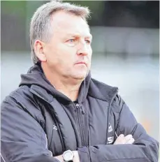  ?? FOTO: EIBNER-PRESSEFOTO ?? Der Fußballleh­rer Walter Schneck glaubt, dass es schwierige­r wird, gegen die sogenannte­n kleineren Fußballnat­ionen zu gewinnen.