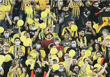  ?? ?? EXPECTATIV­A. Los aficionado­s aurinegros podrían agotar los 25,000 boletos a disposició­n muy rápido.