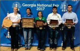  ?? CONTRIBUTE­D PHOTO ?? Gracy Sexton as 3rd overall in the state for swine showmanshi­p points circuit