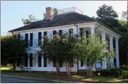  ?? Lem Arnold, Walker County Historical Society ?? The Marsh House is at 308 N. Main St., LaFayette. The building was built about 1836.