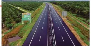  ?? EFFENDY RASHID PIC BY ?? Section 8 of the West Coast Expressway is 97 per cent complete.