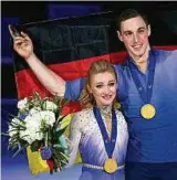  ??  ?? Nach Olympia-Gold feiern Alonja Savchenko//Brunop Massot ihren ersten WM-Titel. Foto: REUTERS