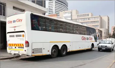  ?? PICTURE: SIMPHIWE MBOKAZI ?? HALTED: Strike action by the bus sector is about wages and better working conditions.