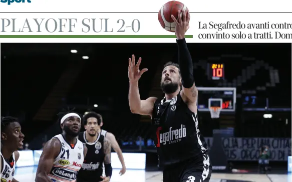  ??  ?? Stellare Marco Belinelli ha segnato 24 punti in gara 2 contro Treviso: è la sua seconda miglior prestazion­e in termini di punti realizzati nei playoff italiani (Ciamillo)