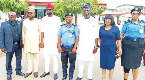  ?? ?? Convener of Workshop, Prof. Abiola Allen( left); Permanent Secretary, Ministry of Transporta­tion, Olawale Musa, Commission­er, Ministry of Transporta­tion, Oluwaseun Osiyemi, Commandant of Police Training School, Ikeja DCP Ishaq Salihu, Acting General Manager, LASTMA , Olalekan Bakare- Oki, Special Adviser to the Governor on Central Internal Audit, Mrs. Iyabo Oyeyemi Ayoola and a female Officer of the Police Training School during the Opening Ceremony of the Workshop in Lagos.