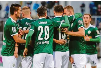  ?? FOTO: SCHLICHTER ?? Der Saisonstar­t des FC Homburg war vielverspr­echend. Auch nach dem Topspiel der Regionalli­ga Südwest an diesem Samstag gegen die SV Elversberg wollen die Grün-Weißen jubeln.