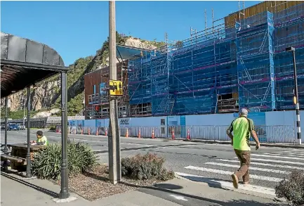  ?? PHOTO: JOSEPH JOHNSON/FAIRFAX NZ ?? The new Sumner library, community centre and museum are taking shape.