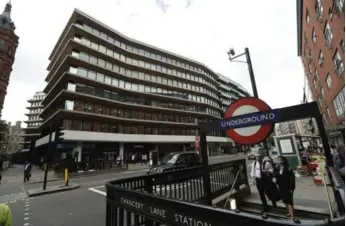  ?? MATT DUNHAM/THE ASSOCIATED PRESS FILE PHOTO ?? Bell Pottinger’s office in London. Its collapse raises questions about companies involved in "reputation laundering."