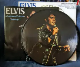  ?? FOTO: DAN KRONQVIST ?? ÅTERUTGIVN­ING. Att Elvis dog betydde inte att skivutgivn­ingen upphörde, snarare tvärtom.