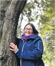  ?? PHOTO: GREGOR RICHARDSON ?? Better option . . . Associate Prof Janice Lord with a native beech tree.