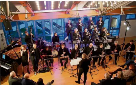  ?? FOTO: DG ?? Der Neujahrsem­pfang am Sonntag im Riegelsber­ger Rathaus startete mit einem Konzert von „Windmachin­e“, der Bigband der Universitä­t des Saarlandes..