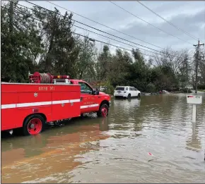  ?? COURTESY PHOTOGRAPH/CITY OF LODI ?? The Lodi Fire Department responded to flooding at a mobile home park in Acampo earlier this month.