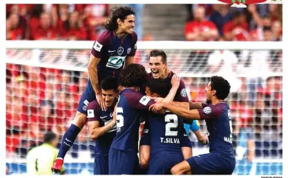 ?? FRANCOIS MORI/AP ?? QUADRUPLE: Pemain PSG merayakan gol Giovani Lo Celso (dua dari kanan) dalam final Coupe de France di Stade de France kemarin dini hari WIB (9/5).