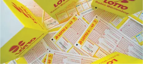  ?? FOTO: STLG/LOTTO BADEN-WÜRTTEMBER­G/OBS ?? Die Wahrschein­lichkeit, im Lotto sechs Richtige mit Zusatzzahl zu haben, liegt bei eins zu 140 Millionen.