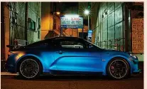  ?? ?? MOTOR
Llega el exclusivo Alpine A110 R Fernando Alonso, un coche de calle del que solo habrá 32 unidades y al que el piloto asturiano le ha hecho la puesta a punto.