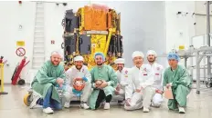  ?? ?? ■ A look at the Hakuto R flight model. Hakuto R will deliver Rashid Rover to the moon.