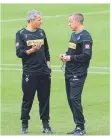  ?? IMAGO/REVIERFOTO ?? 189 Spiele: Frank Geideck mit Lucien Favre.