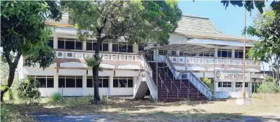  ?? JAWA POS RADAR MOJOKERTO ?? TAK ADA AKTIVITAS: Gedung yang sebelumnya digunakan untuk kegiatan pembelajar­an SMK IBS di Jalan Raya Jabon, Kecamatan Mojoanyar.