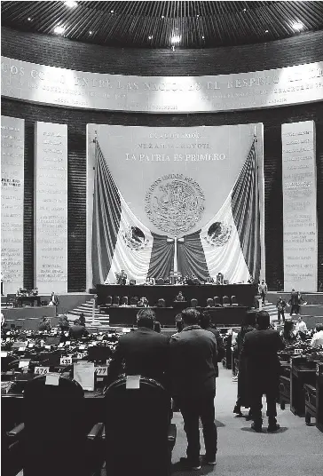 Senadores avalan el Plan B electoral en comisiones - PressReader