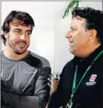  ??  ?? Alonso con Michael Andretti.