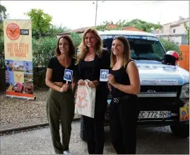  ?? (Photo C. B.) ?? Florence Simon et les deux participan­tes Marjorie et Elsa.