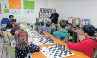  ??  ?? FORMACIÓN. El Club de Ajedrez Magic trabaja para fomentar el ajedrez entre los más jóvenes.