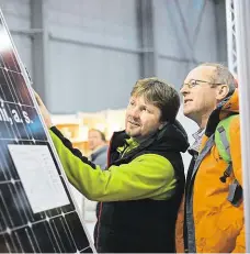  ?? Foto: Střechy Praha ?? Energie ze slunce Na veletrhu se představí takřka 300 vystavovat­elů. Návštěvníc­i se tu budou moci dozvědět, jak využít střechu k získávání sluneční energie, i mnoho dalších věcí.