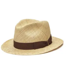  ??  ?? BORSALINO
Raffia hat with gros-grain hat band / € 190