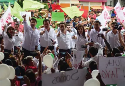  ?? Foto: Francisco Villeda. ?? Los candidatos de la alianza “Todos por México” al Senado y San Lázaro, ayer en Tula .