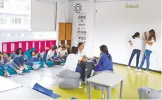  ??  ?? El “aula maker” es otra de las áreas principale­s del plantel porque en un ambiente relajado e interactiv­o, los alumnos aprenden sobre diversos temas.