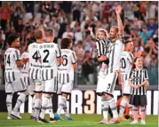 ?? (AFP) ?? Giorgio Chiellini waves to Juventus fans after his last home match