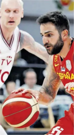  ?? Javier Cebollada / Efe ?? Ricky Rubio, durant el partit d’ahir a la nit.