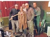  ?? FOTO: KMO ?? „Fünf Freunde sollt ihr sein“– seit 25 Jahren gemeinsam Musik macht die Band „Ein Rendevouz der Freunde“zusammen Musik.