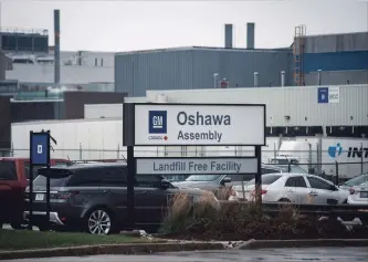  ?? EDUARDO LIMA THE CANADIAN PRESS ?? General Motors will close its production plant in Oshawa along with four facilities in the U.S. as part of a global reorganiza­tion that will see the company focus on electric and autonomous vehicle programs.