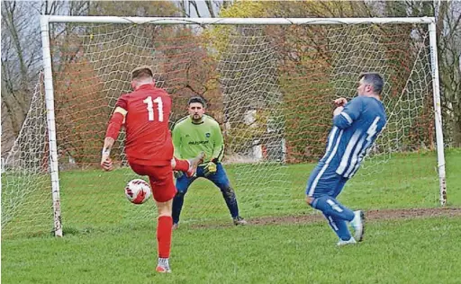  ?? ?? ●●Action from AFC Stockport’s clash against Hillgate (AFC in red)