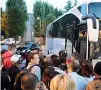  ??  ?? La navetta Si discute se modificare il percorso del bus tra Calusco e Paderno, allungando­lo fino a Terno e Olgiate