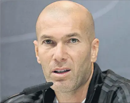  ?? FOTO: EFE ?? Zinedine Zidane, técnico del Real Madrid, espera regresar de Abu Dhabi con el título y sin bajas por sanción para recibir al Barça