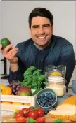  ?? ?? Chris Bavin helps a Glasgow couple to reduce their food waste