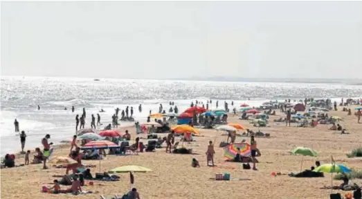  ?? JOSUÉ CORREA ?? Imagen de la playa de Punta Umbría durante el día de ayer.