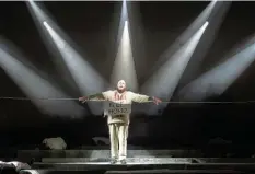  ?? Foto: Jan-pieter Fuhr ?? Der Tenor Scott Mcallister singt in der ersten Opernpremi­ere des Staatsthea­ters die Titelrolle Dalibor.