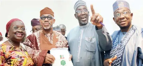  ?? ?? Ogun State Deputy Governor, Noimat Salako- Oyedele ( left); Governor Dapo Abiodun; All Progressiv­es Congress ( APC) National Organising Secretary, Suleiman Arugugu and another chieftain of the party, during the submission of expression of interest and nomination forms by Abiodun for his reelection in Abuja… yesterday.