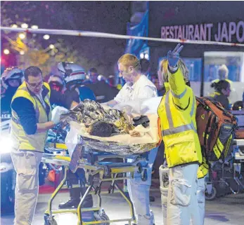  ?? FOTO: MIGUEL MEDINA/AFP ?? Bei den Anschlägen 2015 starben 130 Menschen, mehr als 400 wurden verletzt.