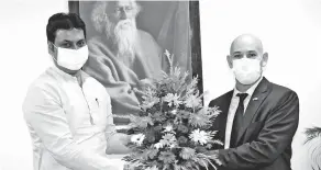  ??  ?? Chief Minister Biplab Kumar Deb with Israel Ambassador Ron Malka (right) in Tripura