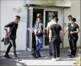  ??  ?? Les migrants ont été bien accueillis à Châteaudou­ble, en .