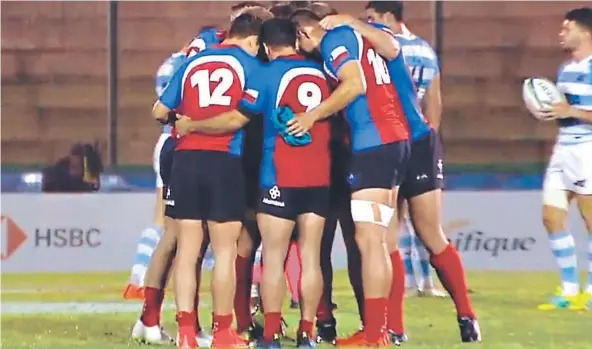  ??  ?? El equipo chileno, anoche en la final de Punta del Este ante Argentina.