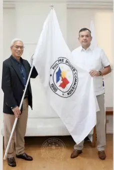  ?? PHOTOGRAPH COURTESY OF PSC ?? NEWLY-appointed chairperso­n Richard ‘Dickie’ Bachmann (right) receives the PSC leadership from his predecesso­r, Jose Emmanuel ‘Noli’ Eala.