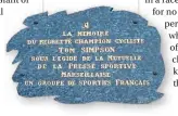  ??  ?? Below: Plaque commemorat­ing cyclist Tom Simpson.
(Magnus Manske).