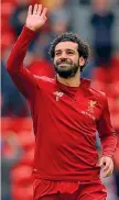  ??  ?? L’ex romanista Mohamed Salah aspetta Alisson a Liverpool